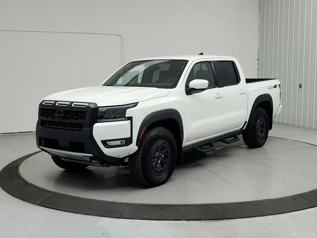 New 2026 White Nissan PRO-4X image 3
