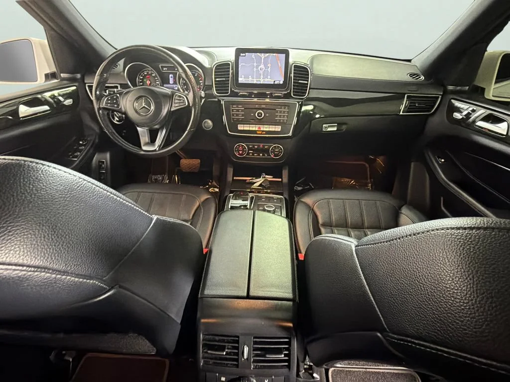 Used 2019 Red Mercedes-Benz 4MATIC® image 37