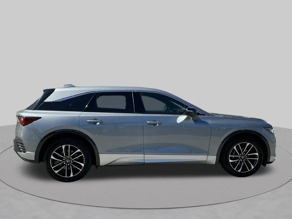 Used 2024  Acura Base image 10