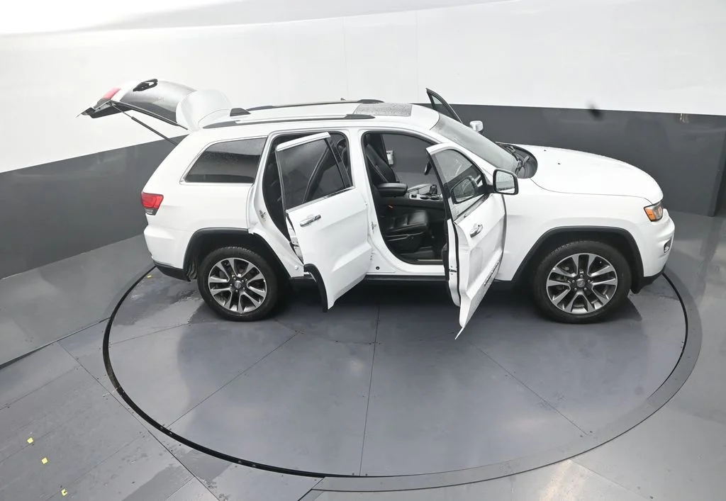 Used 2018 White Jeep Limited image 21