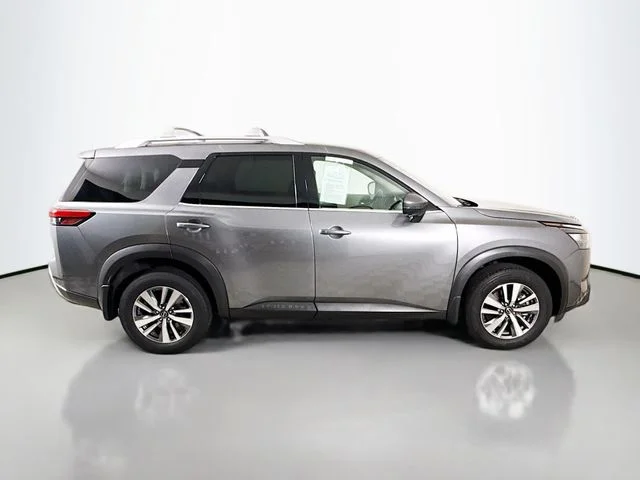 Used 2025 Gray Nissan SL image 8