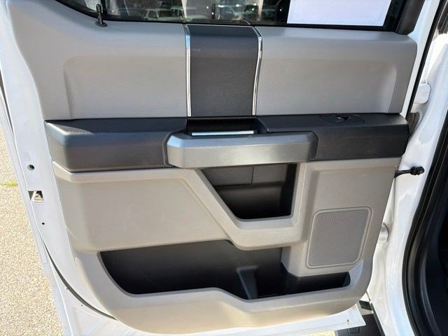 Used 2016 Oxford White Ford XLT image 14