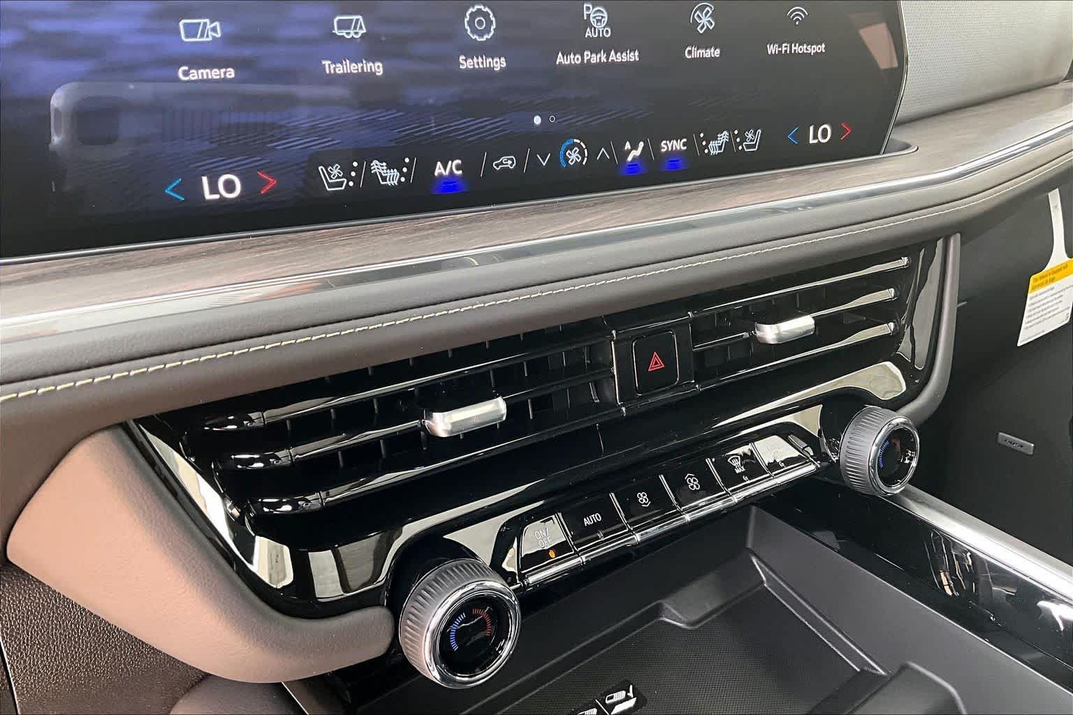 2026 Chevrolet Suburban Premier - Photo 19