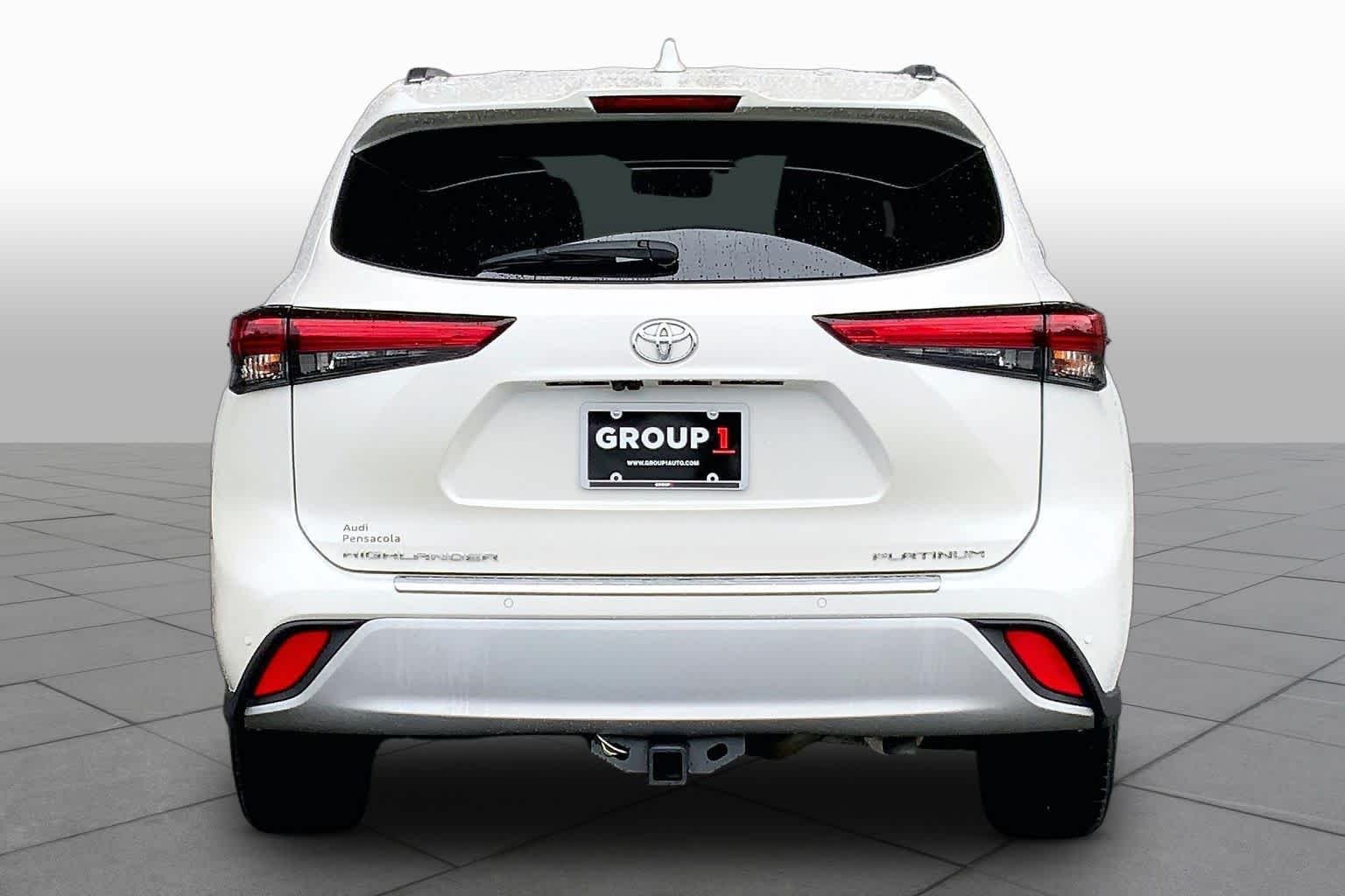 Used 2021 Blizzard Pearl Toyota Platinum image 5