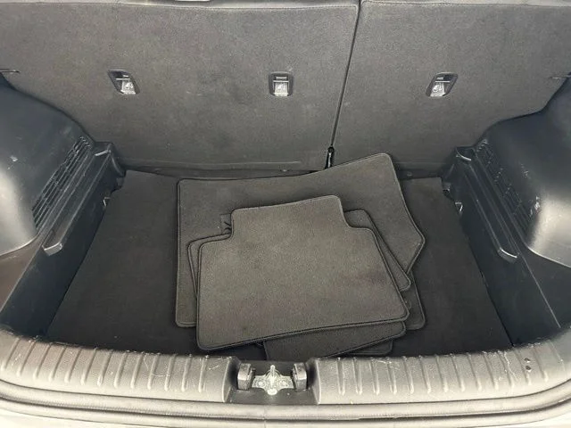 Used 2025  Kia LX image 27