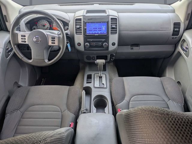 Used 2017 White Nissan Desert Runner image 14