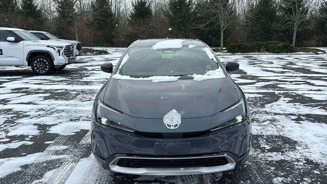 2026 Toyota Prius Plug-in Hybrid SE - Photo 7