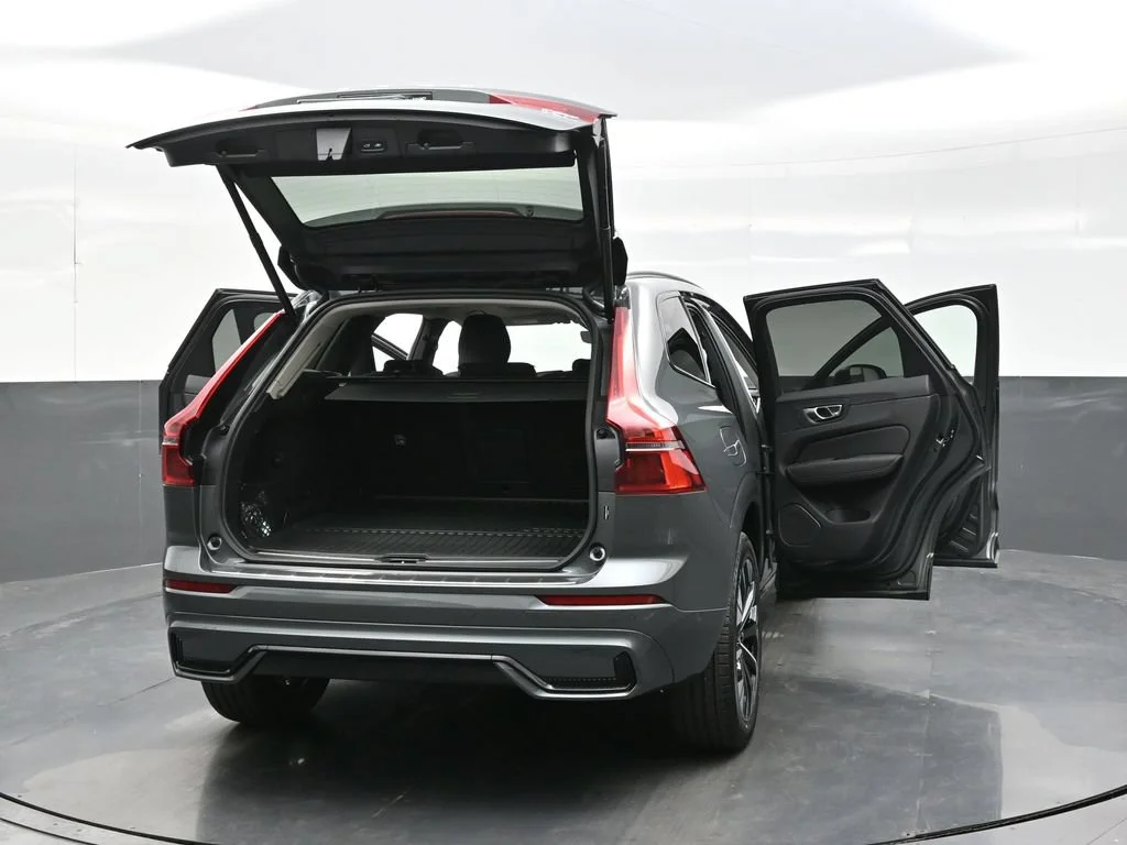 New 2027 Forest Lake Volvo T8 Plus image 40