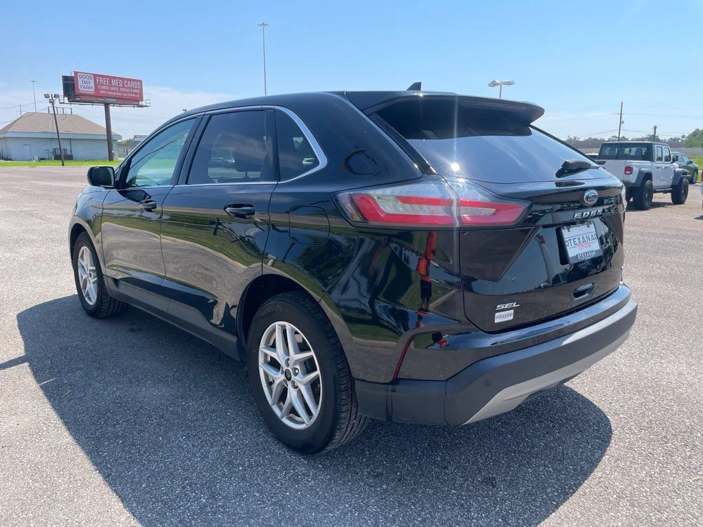 Used 2024 Black Ford SEL image 5