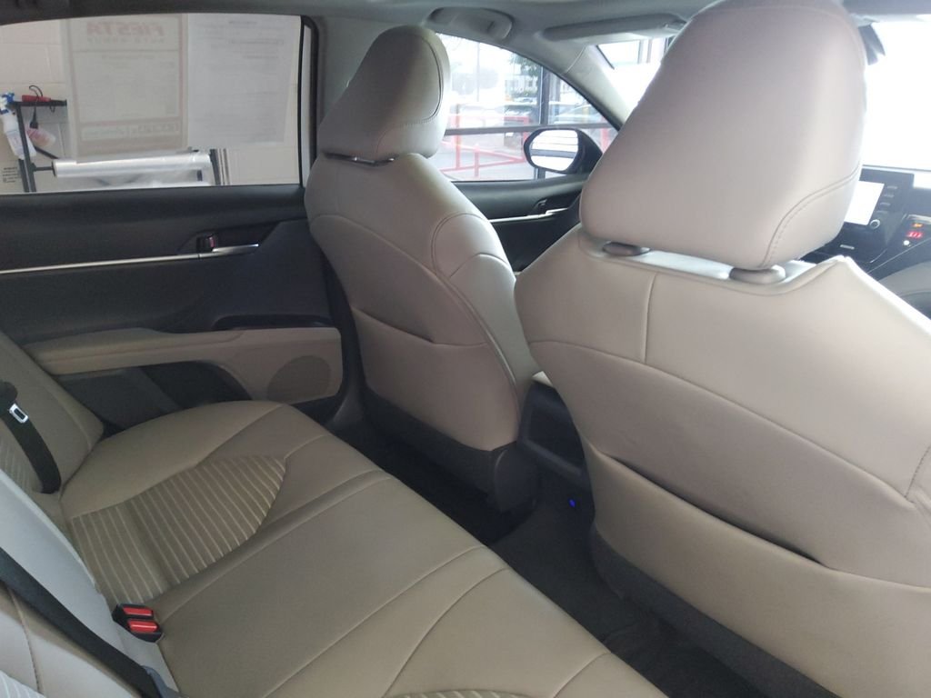 Used 2021 White Toyota SE image 17
