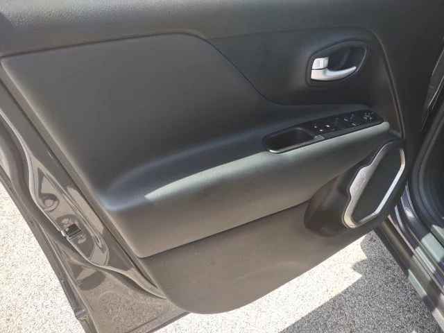 Certified Used 2023 Graphite Gray Jeep Latitude image 10