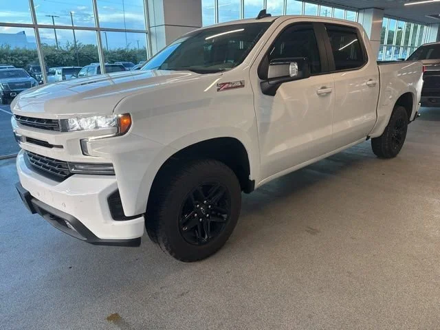 Used 2021 SUMMIT WHITE Chevrolet RST image 3