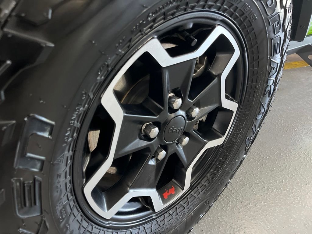 Used 2021 Limited Edition Gecko Clearcoat Jeep Rubicon image 15