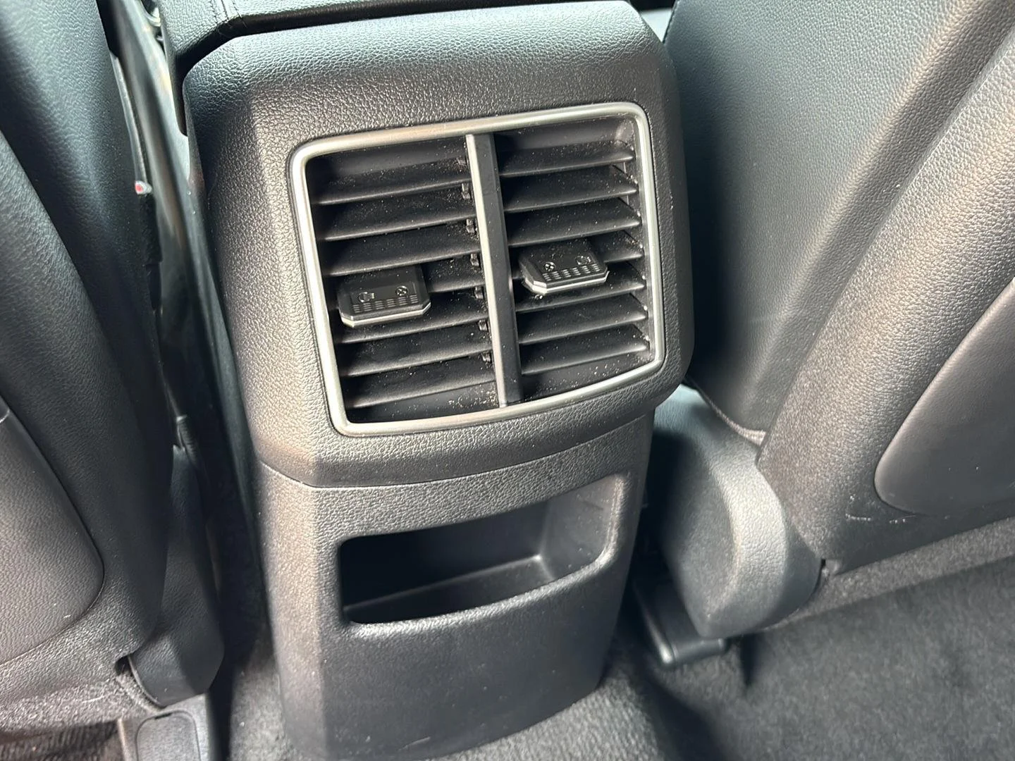 Used 2024 Everlasting Silver Kia EX image 13