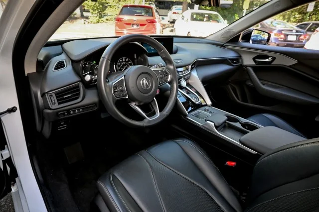 Used 2023 WHITE Acura w/Technology Package image 13