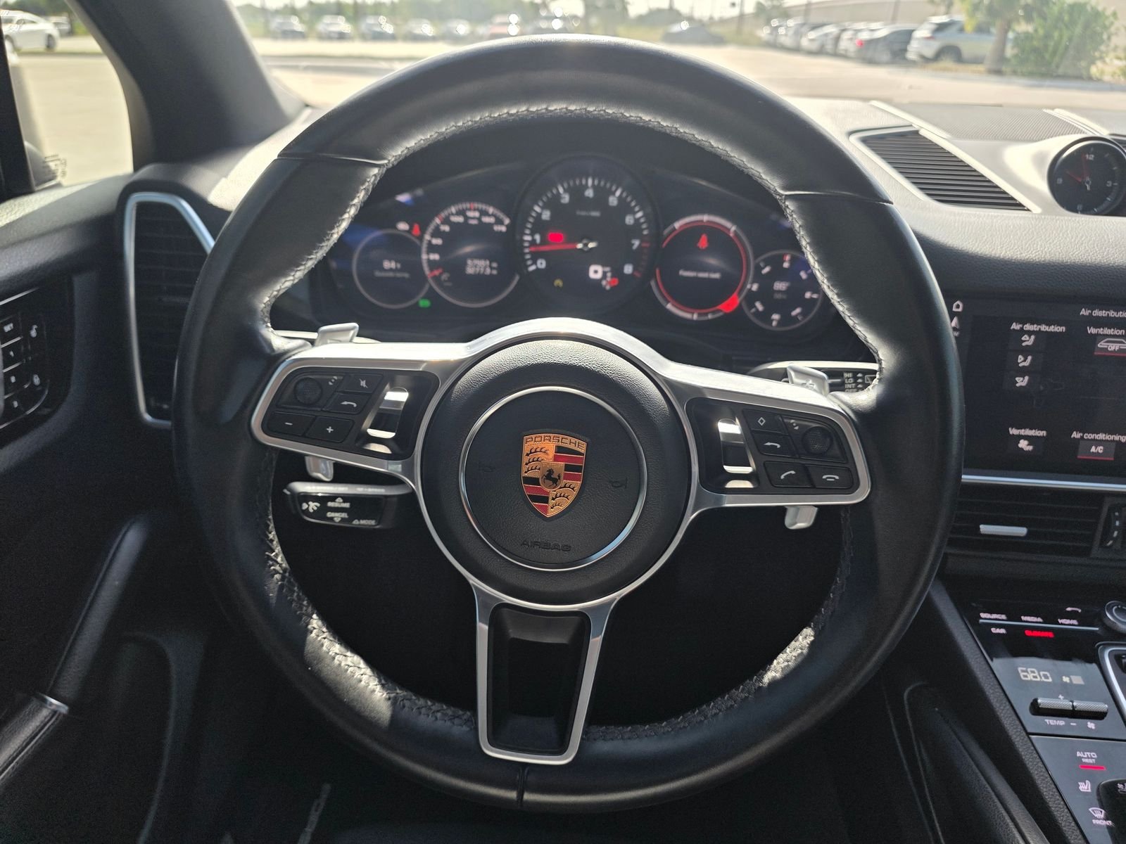 Used 2019  Porsche Base image 21