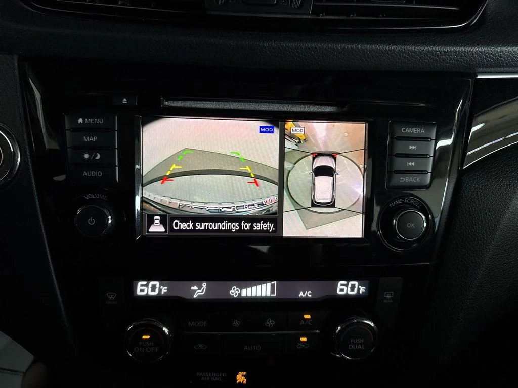 Used 2019 Gun Metallic Nissan SL image 29