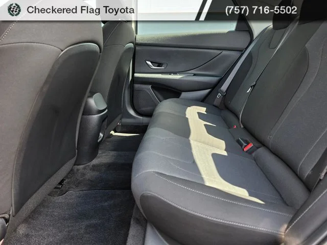 Used 2025 Abyss Black Hyundai SE image 25
