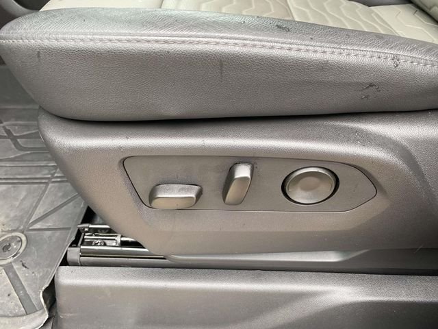 Used 2025 White Chevrolet ZR2 image 10