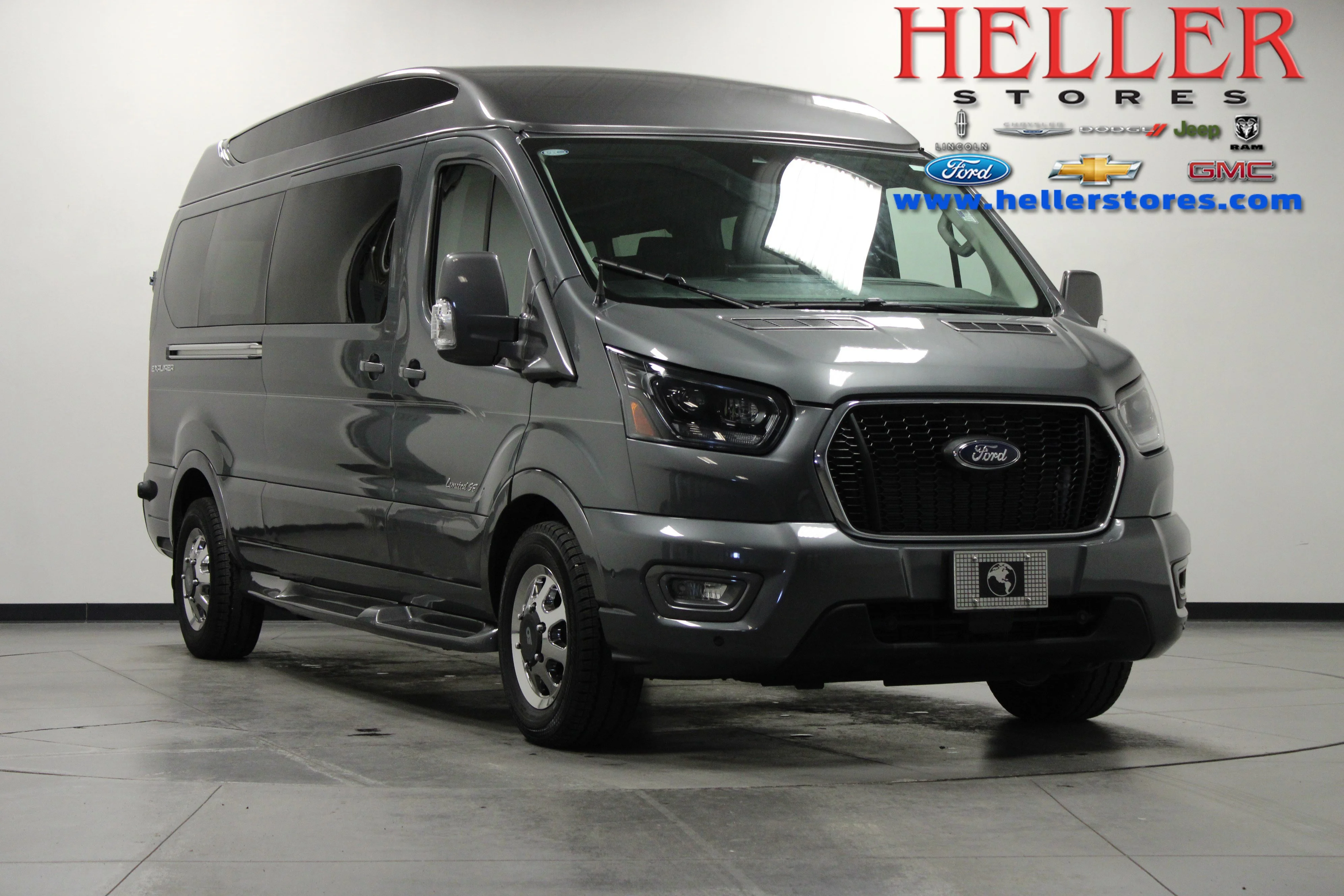 Used 2024 Carbonized Gray Metallic Ford  image 1