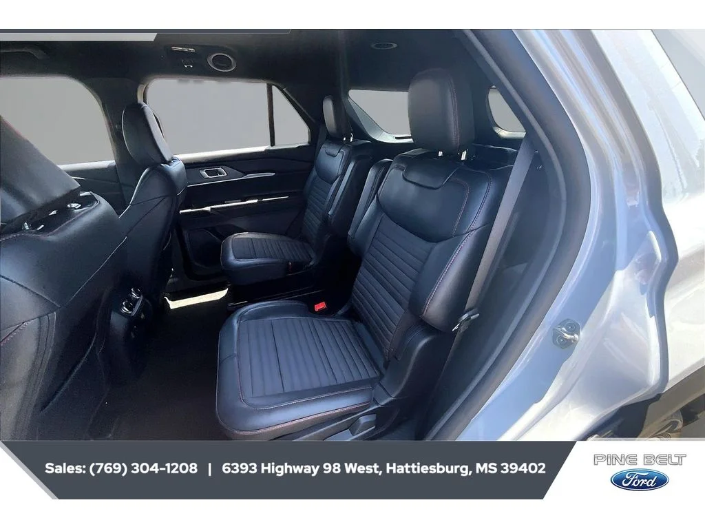 New 2026 Space White Metallic Ford ST-Line image 19
