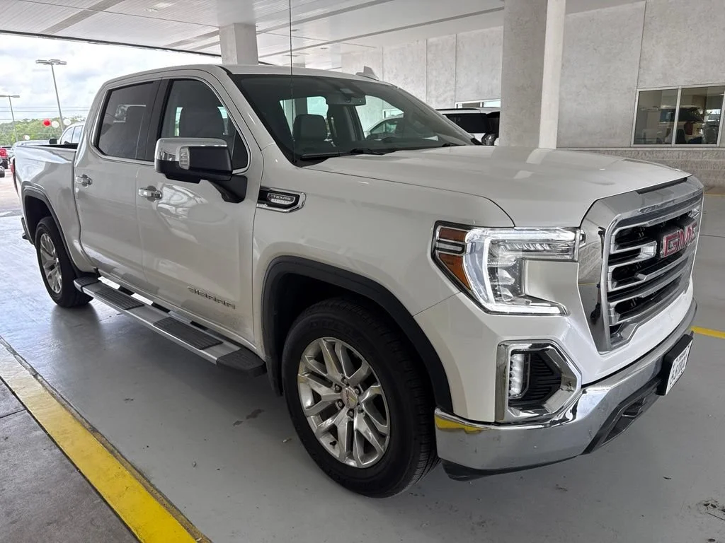 Certified Used 2022 White Frost Tricoat GMC SLT image 5