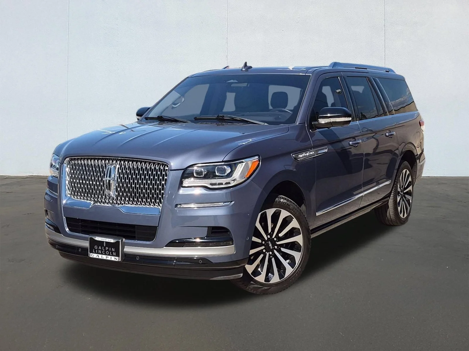 Used 2023 Blue Lincoln Reserve image 1