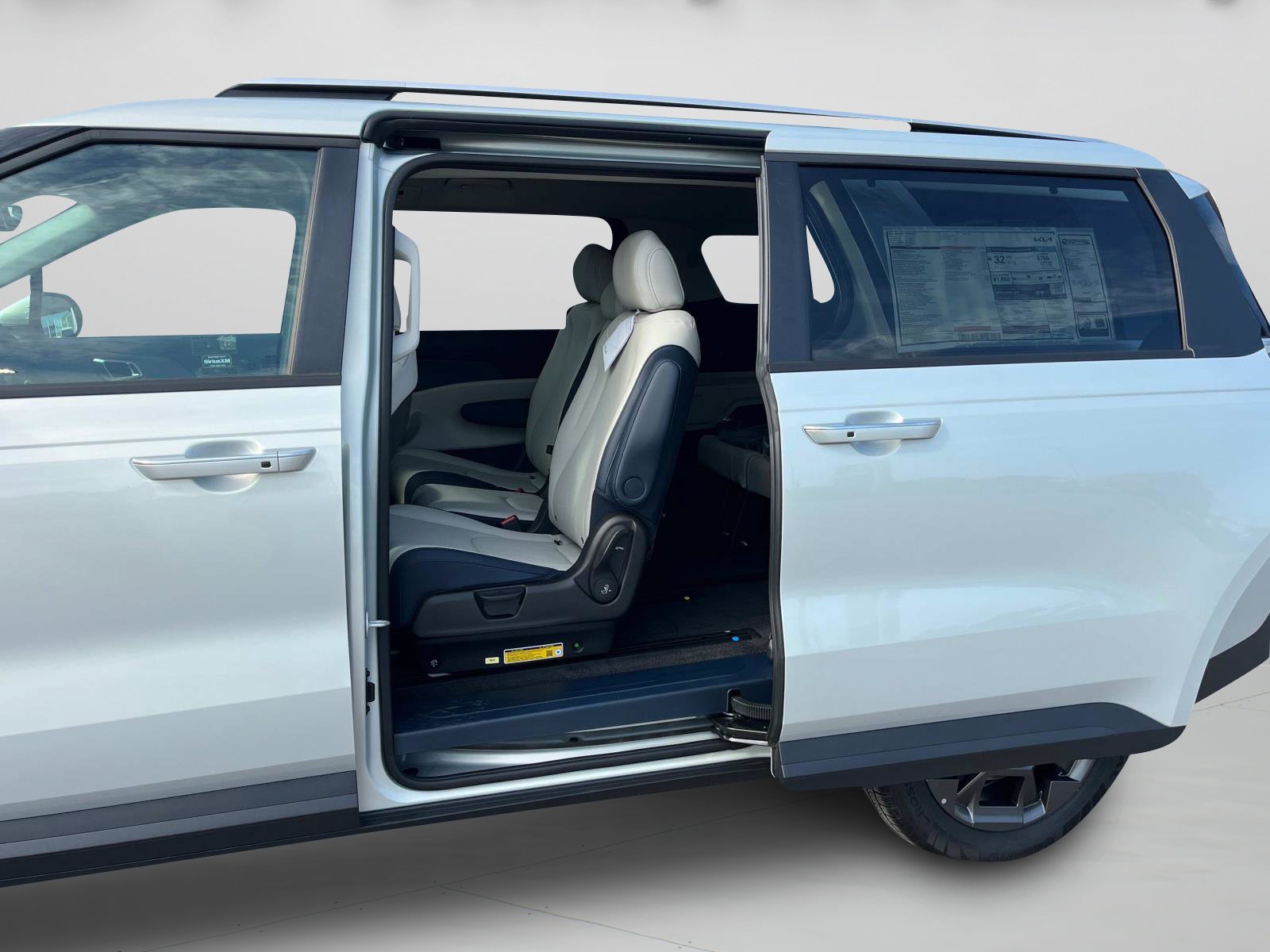 2026 Kia Carnival EX - Photo 18