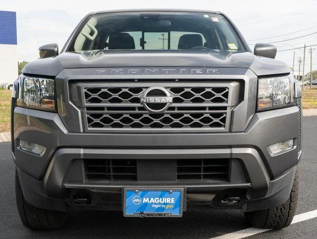 Used 2023 Gray Nissan SV image 3