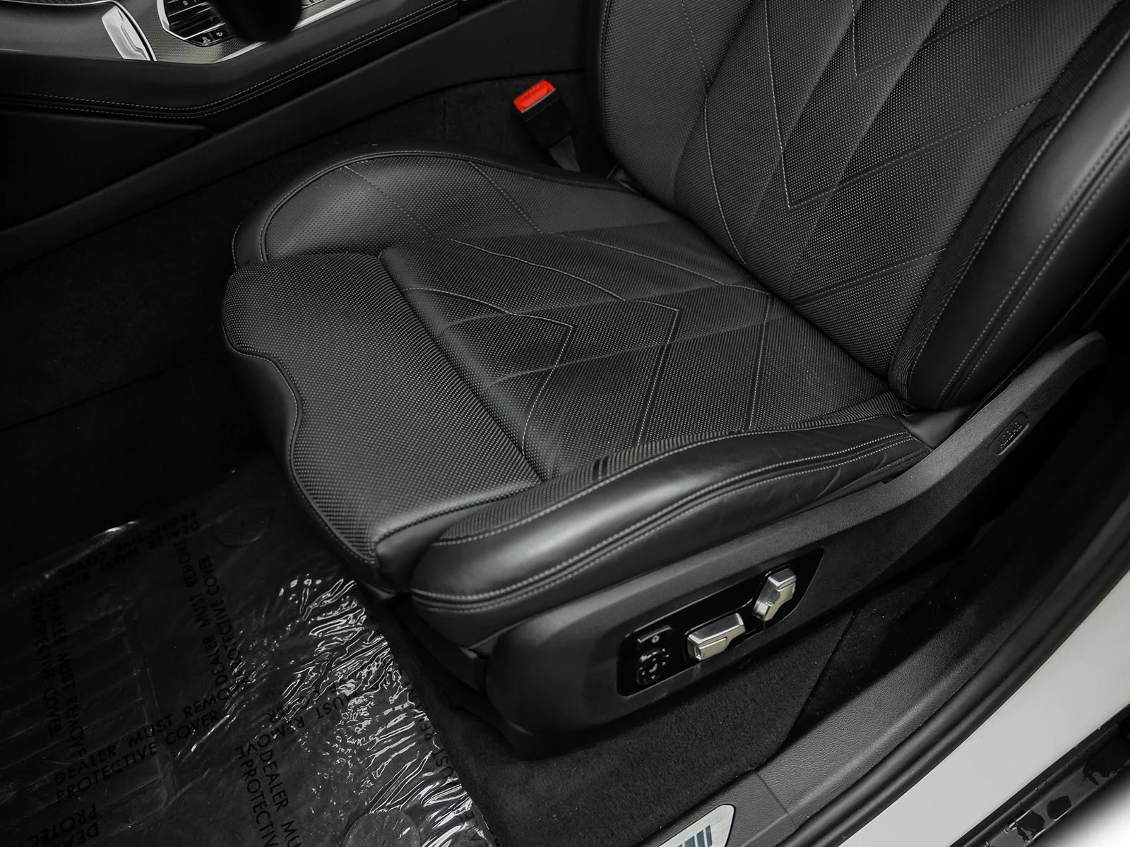 Used 2023 White BMW Base image 35