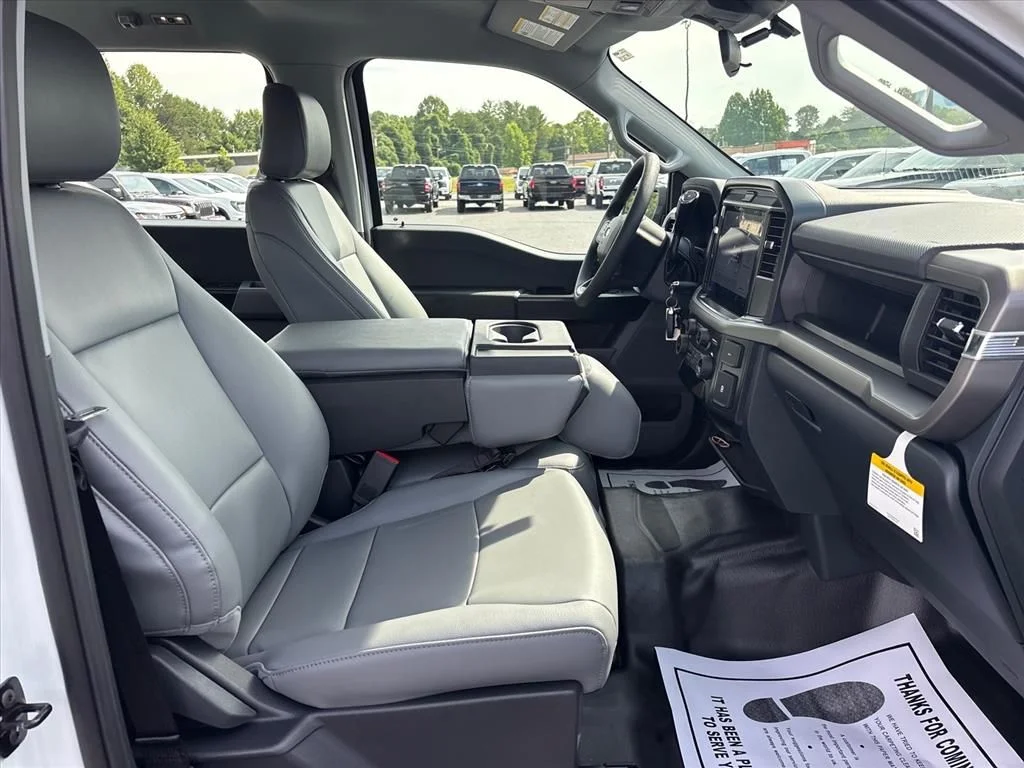 New 2026 Oxford White Ford XL image 12