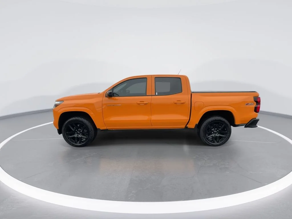 Used 2025 Orange Chevrolet Z71 image 5