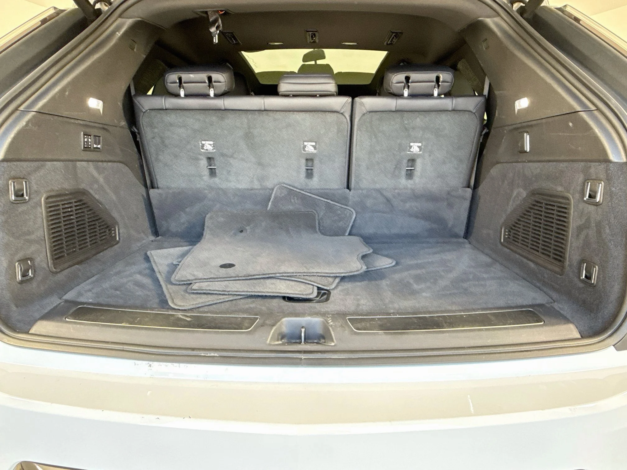 Used 2025 Summit White Cadillac Sport 1 image 29