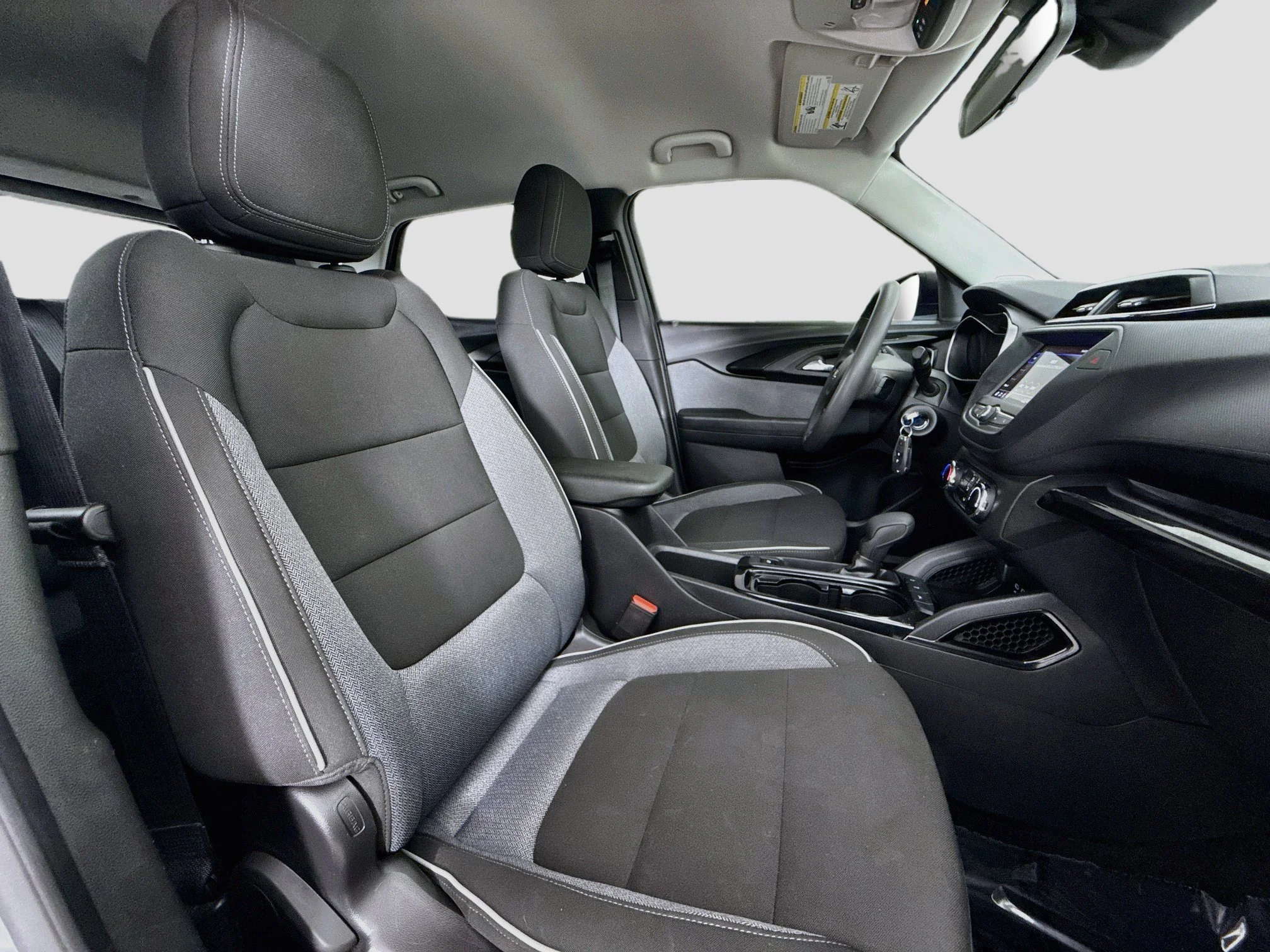 Used 2023 STERLING GRAY METALLIC Chevrolet LS image 28