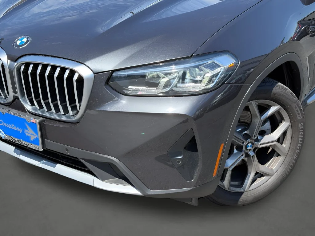 Used 2024 Gray BMW sDrive30i image 9