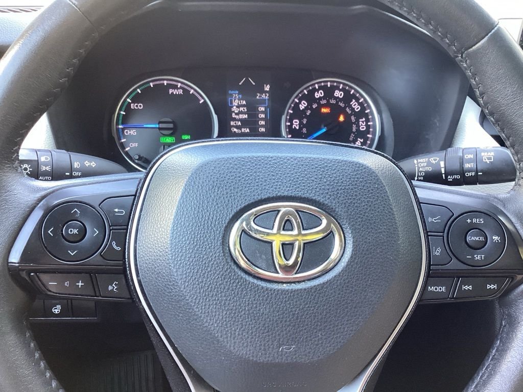 Used 2020 Red Toyota XLE image 21