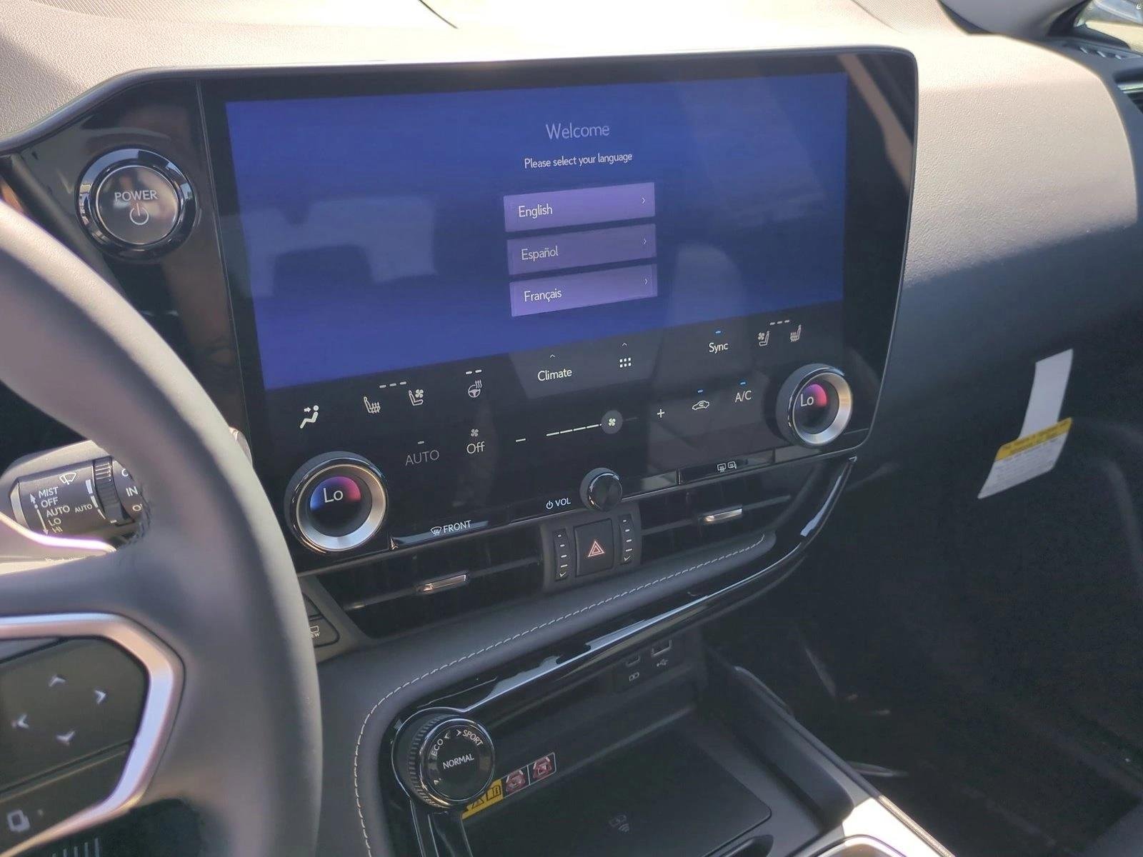 2025 Lexus NX - Photo 12