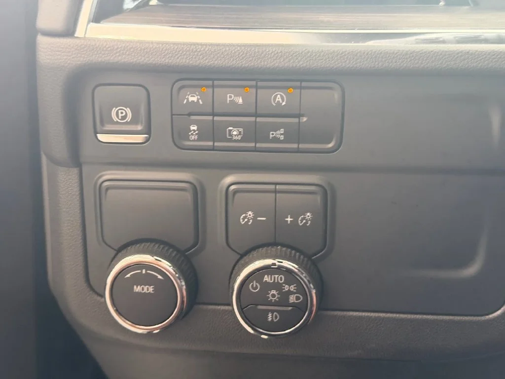Used 2025 Black Chevrolet LT image 21