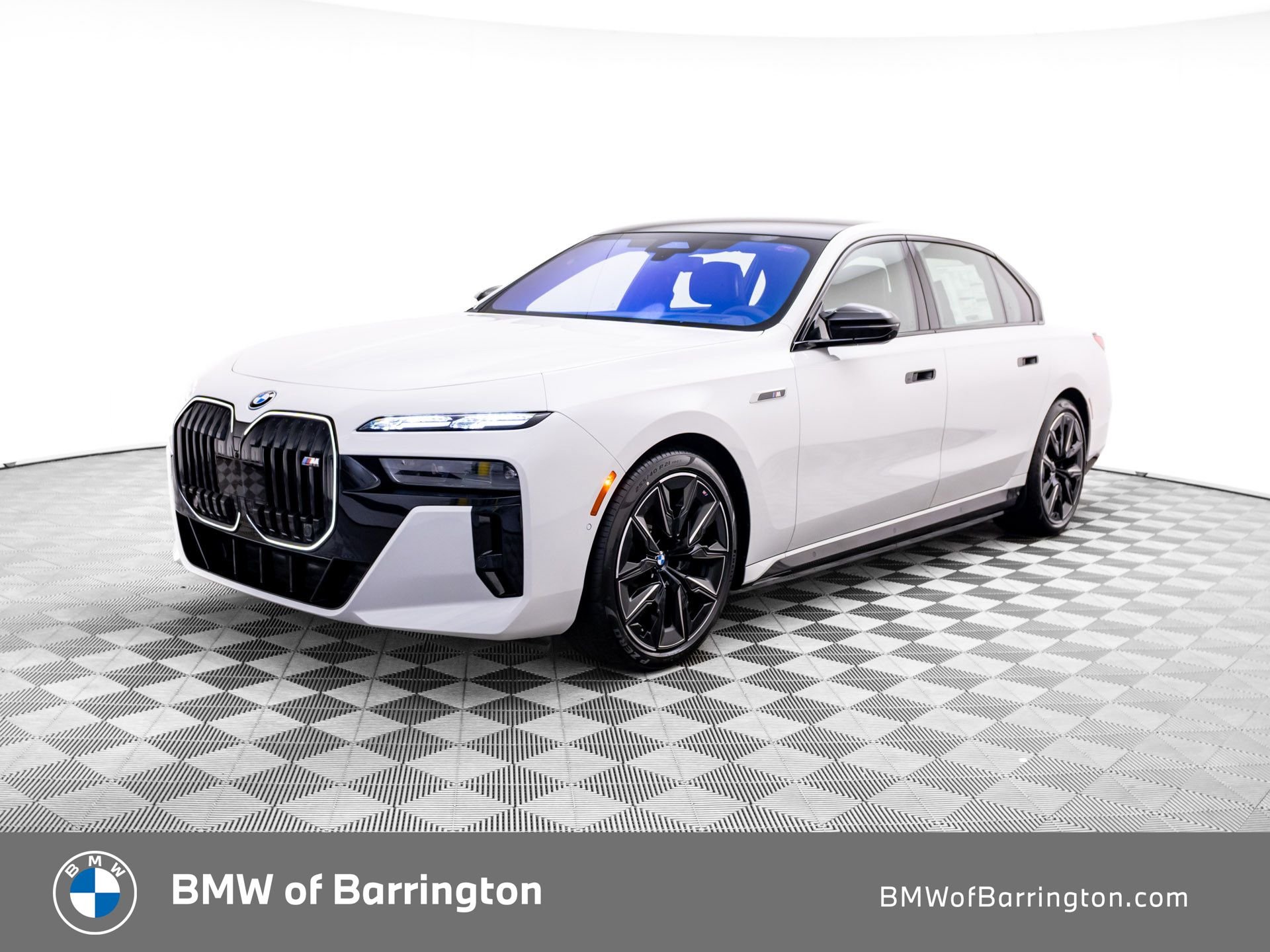 New 2026 Alpine White BMW M70 image 1