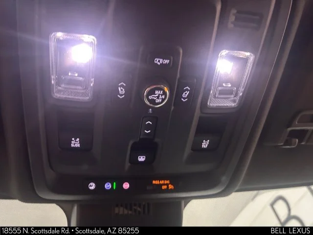 Used 2025 White GMC AT4 Ultimate image 23
