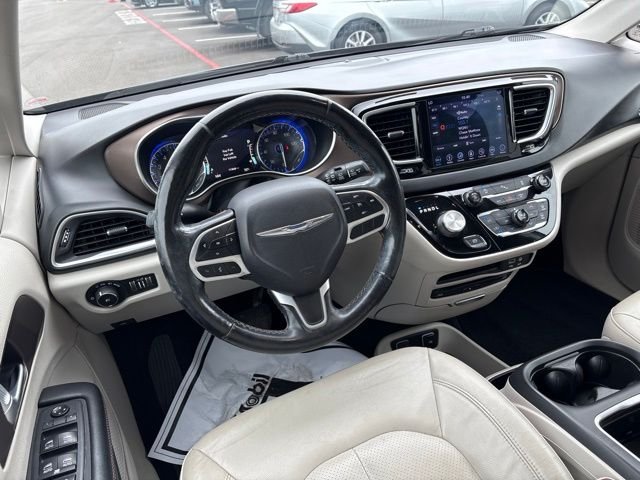 Used 2019 Crystal Metallic Chrysler Touring L Plus image 29
