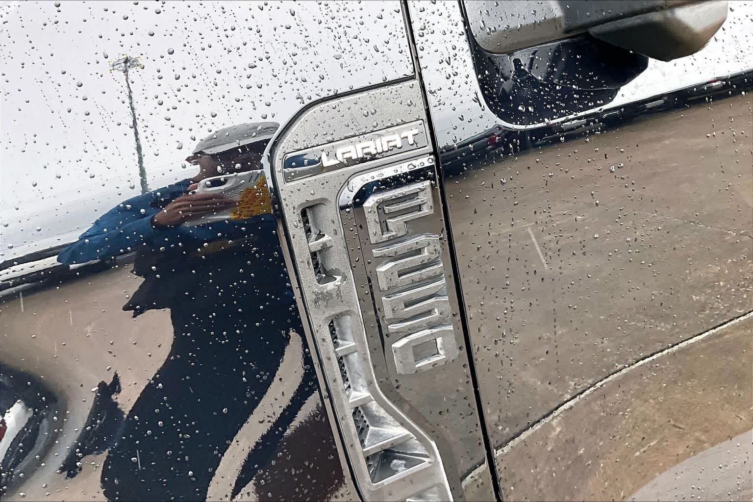 Used 2024 Agate Black Metallic Ford LARIAT image 10