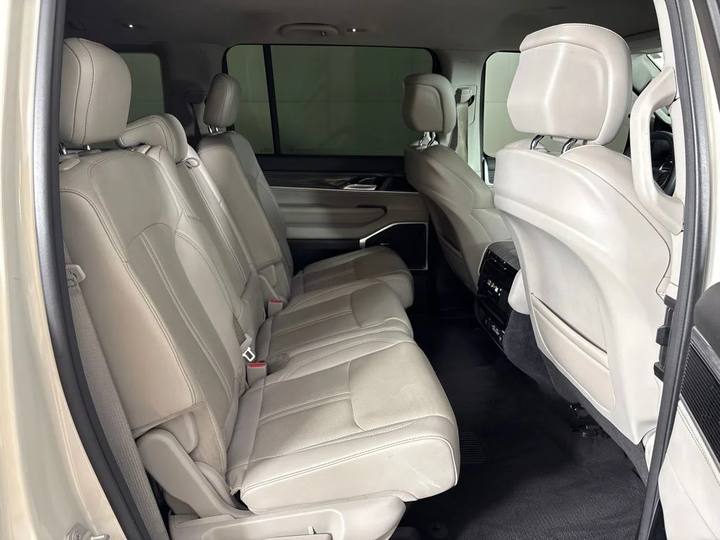 Used 2022 White Jeep Series II image 21