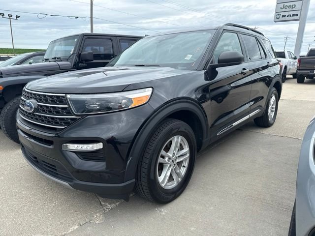 Used 2023 Black Ford XLT image 2