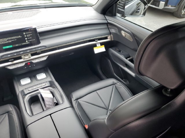 New 2027 Ebony Black Kia EX image 9