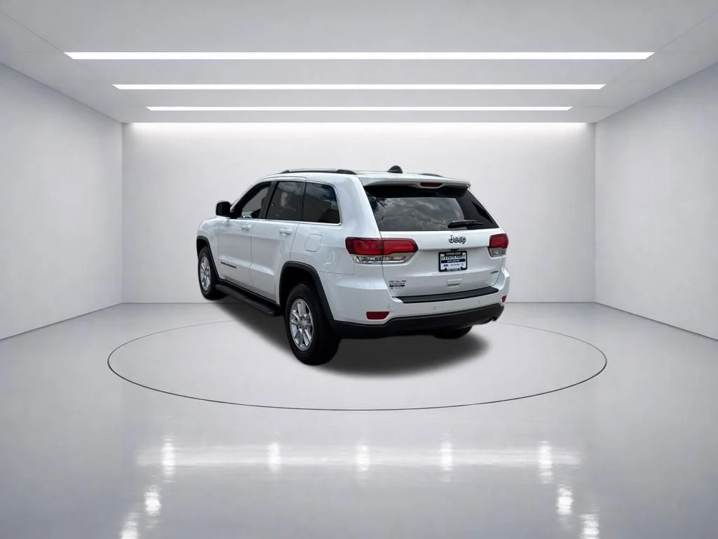 Used 2020 Bright White Clearcoat Jeep Laredo image 5