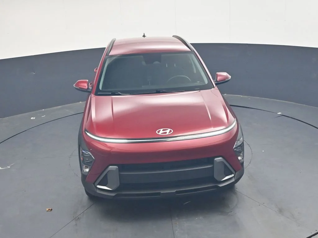 Used 2025 Red Hyundai SEL image 28