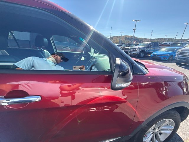Used 2013 Red Ford XLT image 14