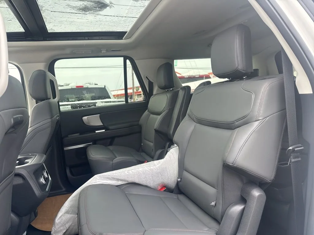 New 2025 Star White Metallic Tri-Coat Ford Active MAX image 12
