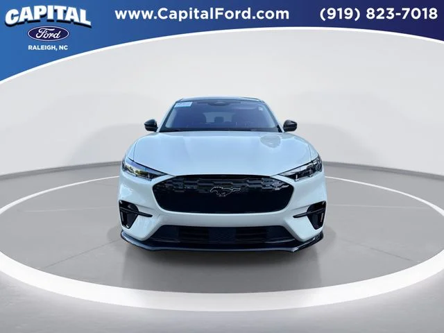 Used 2025 White Ford Premium image 3